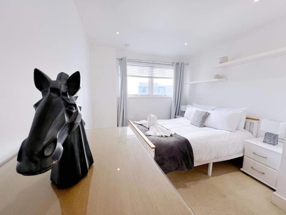 סוואנסי Stylish Seaview One-Bedroom Apt מראה חיצוני תמונה
