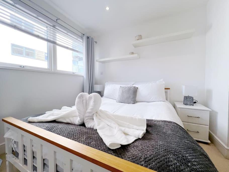 סוואנסי Stylish Seaview One-Bedroom Apt מראה חיצוני תמונה